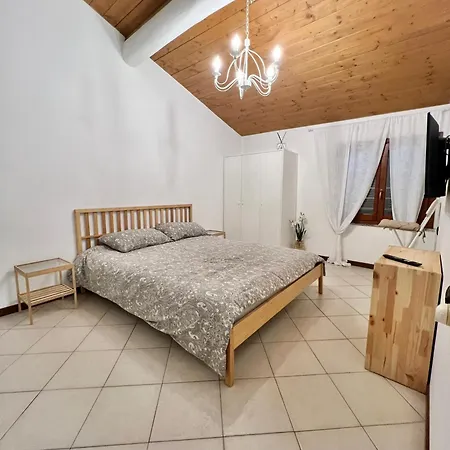 Shali Wood Apartment